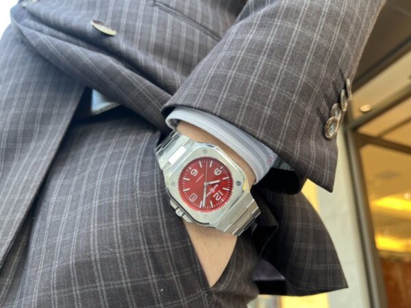 【ベル＆ロス】日本限定99本！BR05！情熱、熱愛、エネルギッシュな赤♡他の時計と一味違う時計を着けてみませんか？ - Bell＆Ross その他 