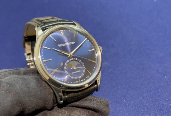 【ジャガールクルト】シンプルなデザインだからこそ繊細なデザインが主張される粋な時計その名も「マスター・ウルトラスリム・ムーン・ブルー」 - Jaeger-LeCoultre その他 