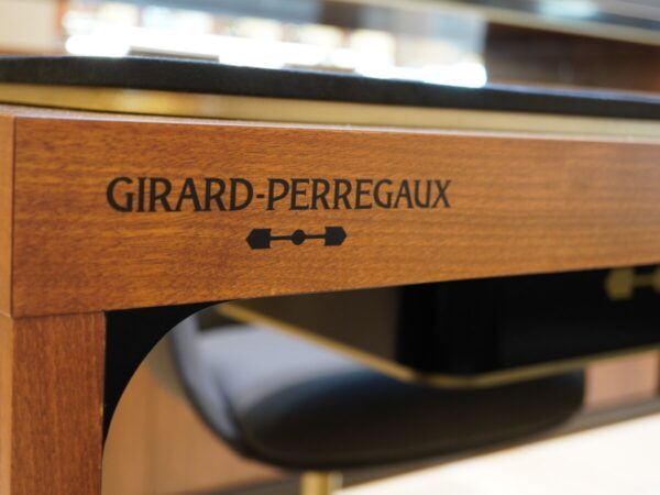 ”エレガントなデザインと職人技が光る”：ジラール・ぺルゴ「ロレアート スケルトン」 - GIRARD-PERREGAUX 