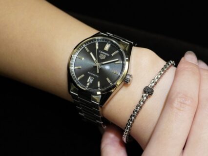 【oomiya女子時計部が狙う相乗効果】TAG Heuerカレラ×FOPEエカのミニマルシックなコーデで差をつけるには？？