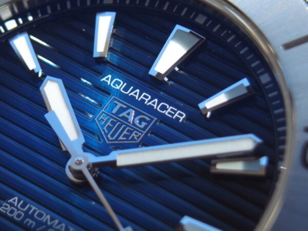 "タグ・ホイヤー時計ブログ" 初めての高級時計におすすめしたい「アクアレーサー プロフェッショナル200」 - TAG Heuer 