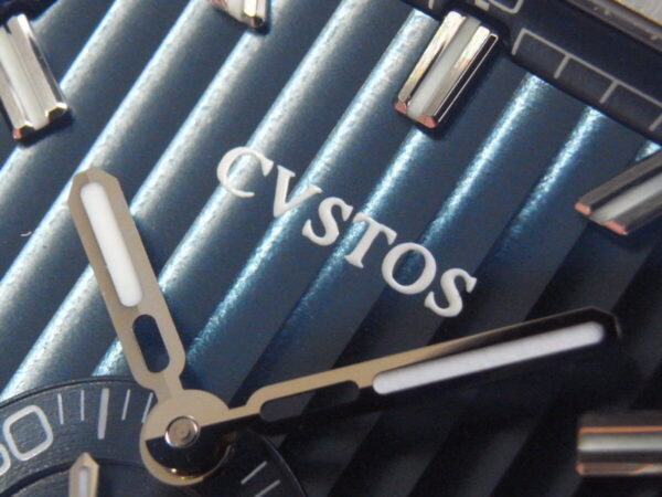 時を超越した美学：CVSTOS（クストス）のメトロポリタン P-S が紡ぐ洗練された物語 - CVSTOS 