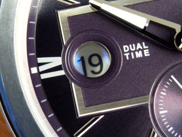 ”移動中も絶対頼りになる時計の魅力とは？”最も息の長いタイムピースが進化したユリス・ナルダンの「ブラスト・デュアルタイム」の機能は驚異的！ - ULYSSE NARDIN 