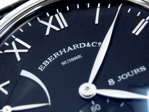「時間の深奥に迷い込む：エベラールの新たなる時計体験」 - EBERHARD 