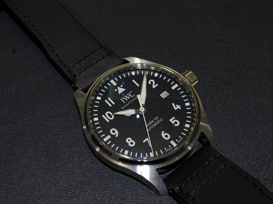 2022年新作 IWC パイロット・ウォッチ・マーク20 ブラック文字盤が入荷　実機レビュー！（IW328201）※店頭に並ぶのは初めてです - IWC 