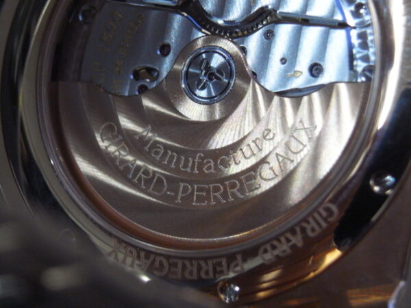 "注目度急上昇中のゴールドモデルの魅力とは？：ジラール・ペルゴの傑作モデル「ロレアート 42MM」の魅惑的な世界" - GIRARD-PERREGAUX 