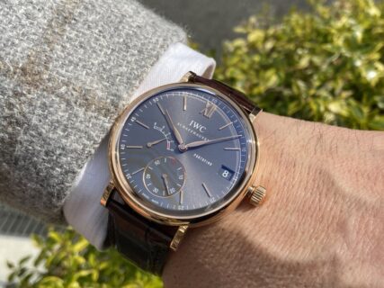 IWC スレート✖️18Kレッドゴールドが美しい　手巻きムーブメントを搭載した「ポートフィノ・ハンドワインド・エイトデイズ」