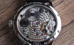 スイス時計製造で最も伝統的で、高評価の手巻きムーブメントの一つ「ユニタス 6498-1」搭載！エベラール トラベルセトロ・ヴィトレ 21120.21 CPをレビュー