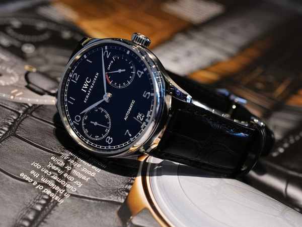 今日のIWCは、アメリカドラマでも着用されているポルトギーゼ・オートマティック。