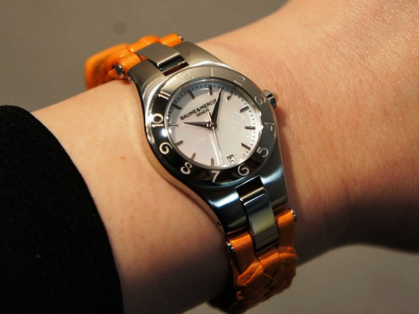今日のボーム＆メルシエは、春に着けたい革ベルトの時計。
