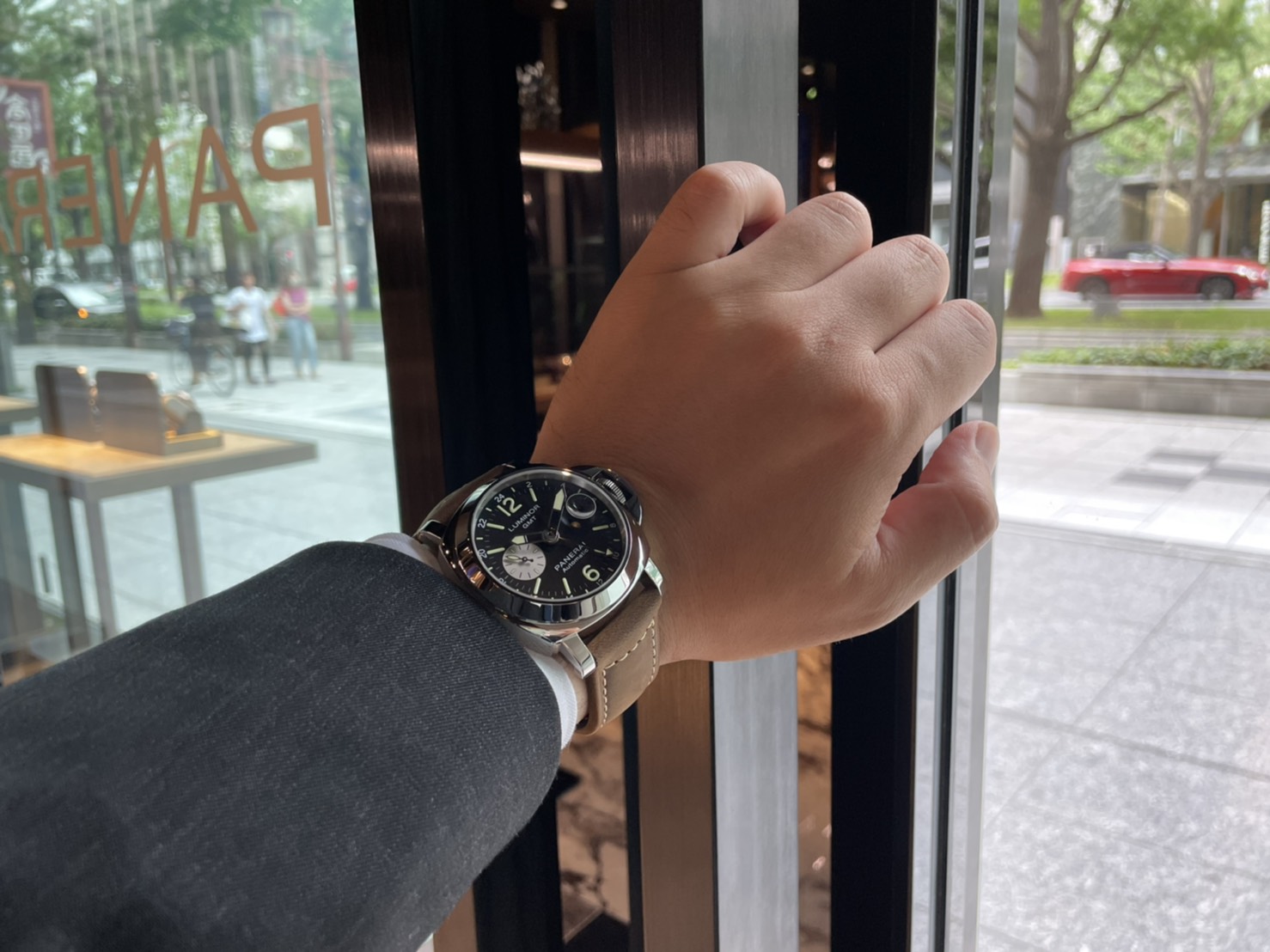 クラシックな雰囲気が漂う『ルミノール GMT』PAM01088 | パネライ 大阪 