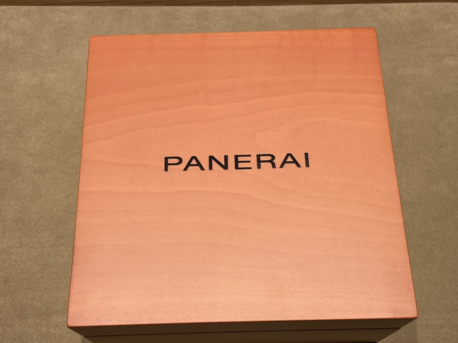 パネライのルミノールを買ったらどんな箱に入っているの？ | パネライ 