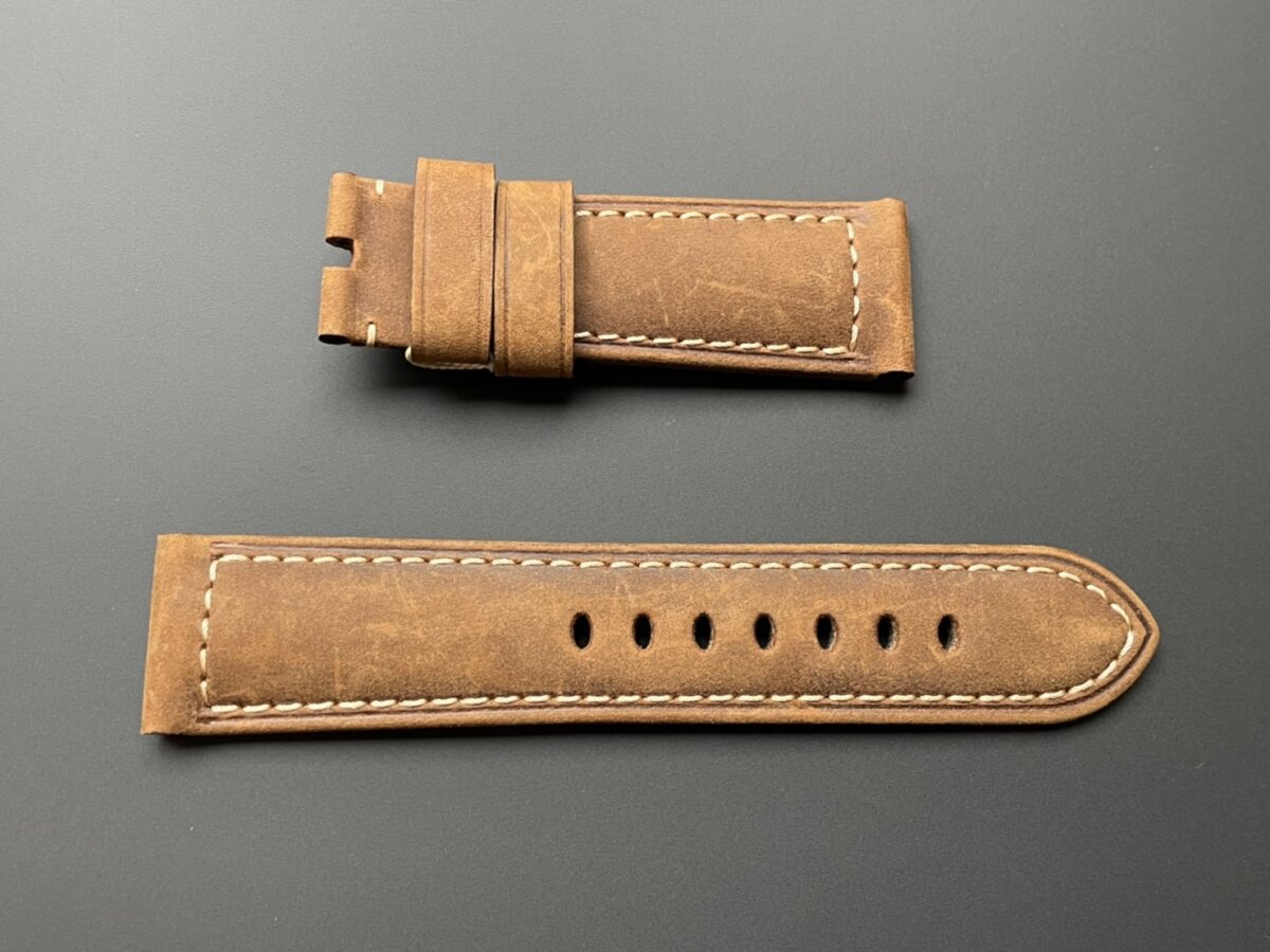 どのレザーストラップがお好み？PAM01314で付替えてみた | パネライ 