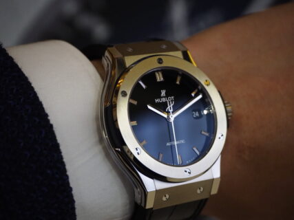 クラシカルでエレガントな大人の為の腕時計 即完売必至？日本限定モデル ウブロ「クラシックフュージョン チタニウム ブラックシャイニー」