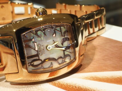 春を手元に上品でお洒落なレディース時計OSSO ITALY「OTTIMO LPG」