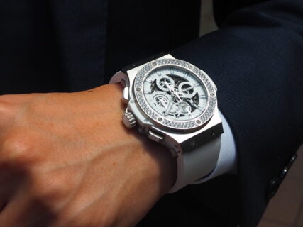 夏に映える！オールホワイトな腕時計 ウブロ「アエロ・バン オールホワイト ダイヤモンド」