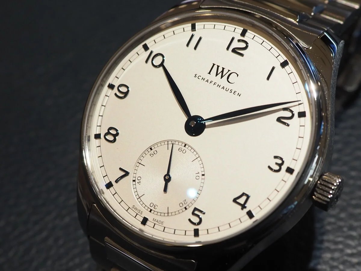 IWC】使い勝手抜群のブレスレットモデル再入荷「ポルトギーゼ IWC】使い勝手抜群のブレスレットモデル再入荷「ポルトギーゼ
