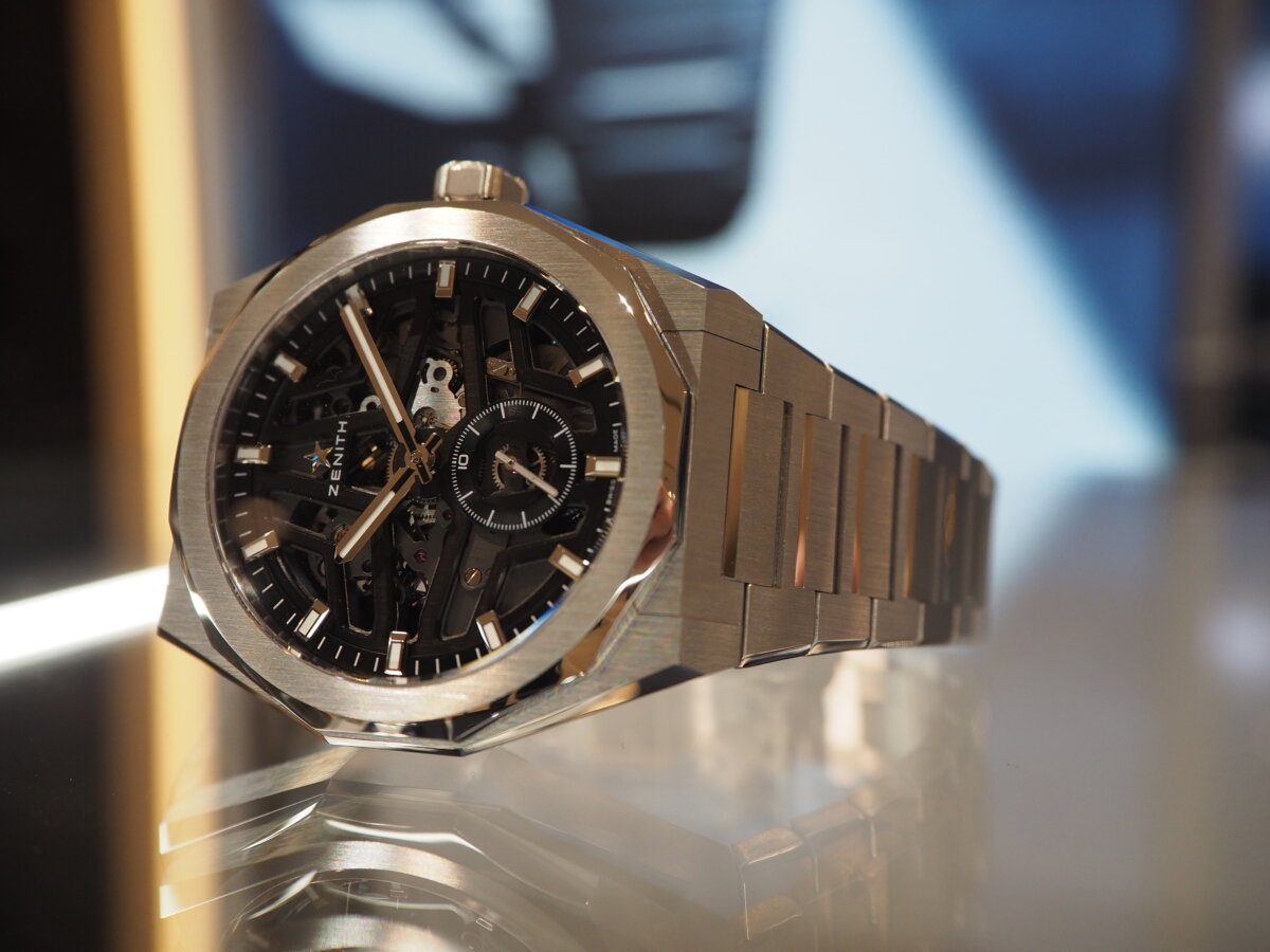 ZENITH DEFYシリーズの人気モデル、 スカイライン スケルトン