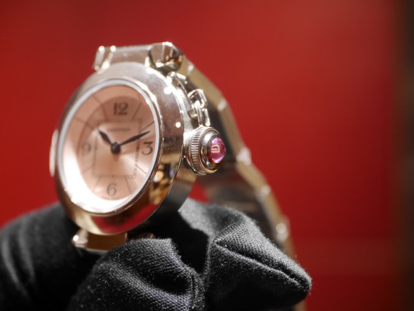 ピンク色の可愛い文字盤が女性から大人気 カルティエ「ミスパシャ レディース Ｗ３１４０００８」 - Cartier 