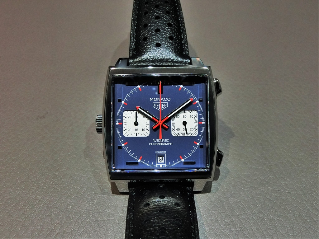 クラシックな角型時計　タグ・ホイヤー　モナコ　CAW211P - TAG Heuer 