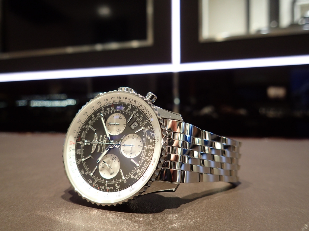 永く愛用出来る時計をお探しの方必見！ ブライトリングを象徴するモデル ナビタイマー01 限定モデル