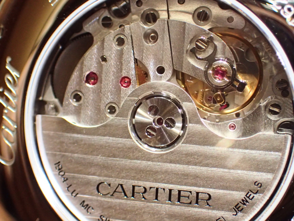 時計に夜空を表したロマン溢れる「ドライブ ドゥ カルティエ ムーンフェイズ ウォッチ」 - Cartier 