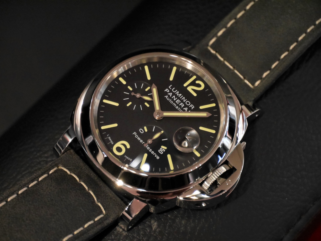 新しくなった『ルミノール パワーリザーブ オートマチック アッチャイオ PAM01090』 - PANERAI 