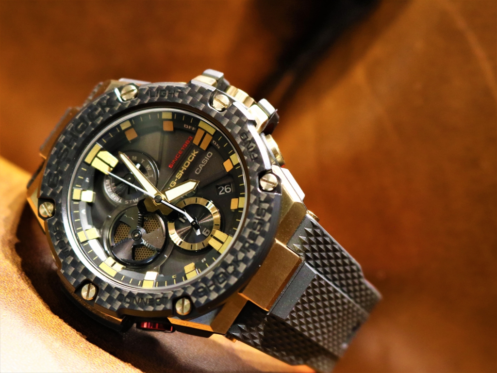 専用G-SHOCK  GST-B100TFB-1AJR  35周年　限定