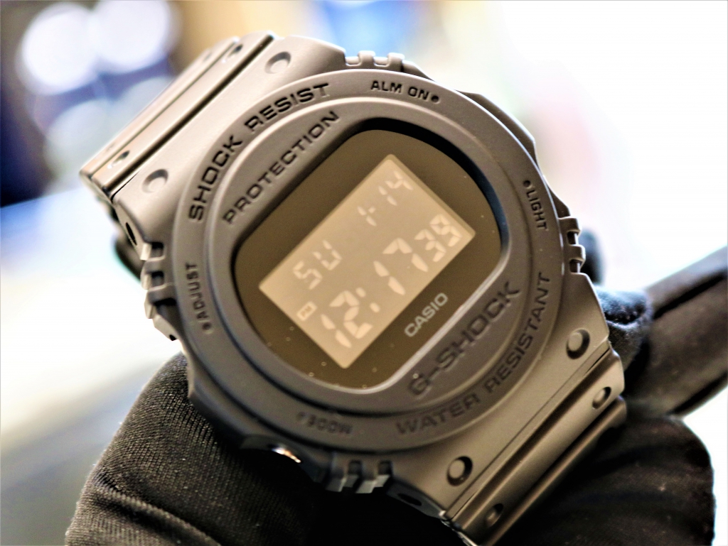 【再入荷】G-SHOCK スティング 復刻モデル  G-SHOCK初のラウンドフェイス DW-5735E - G-SHOCK 