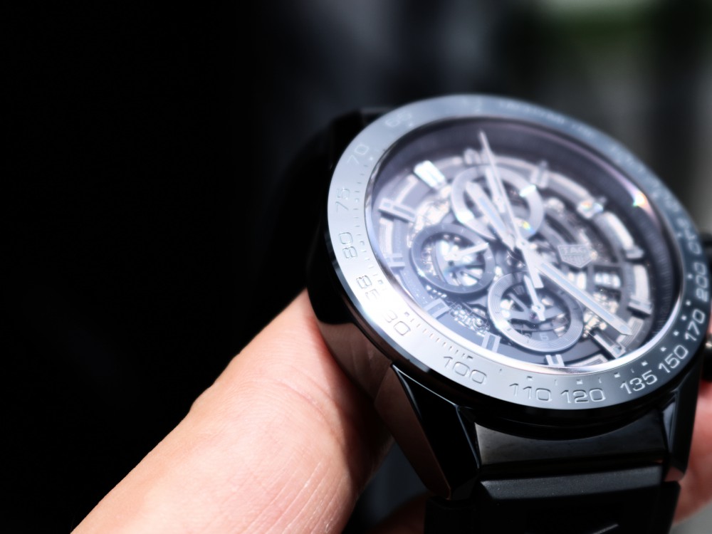 私が選んだ愛用時計「タグ・ホイヤー カレラ　ホイヤー01 ブラックセラミック」 - TAG Heuer 