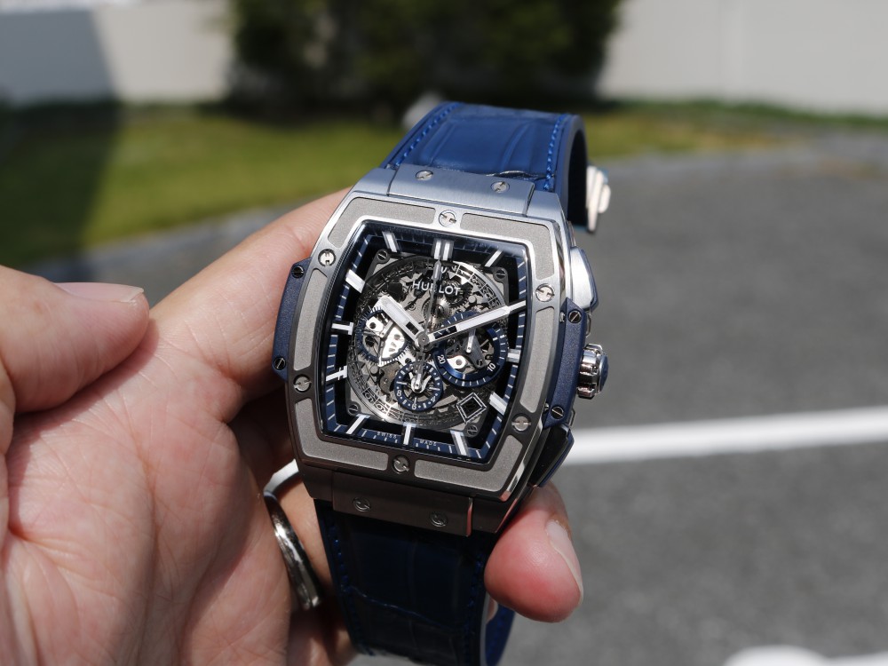 ウブロ 大迫力のトノー型シリーズ スピリット オブ ビッグ・バン チタニウム ブルー - HUBLOT 