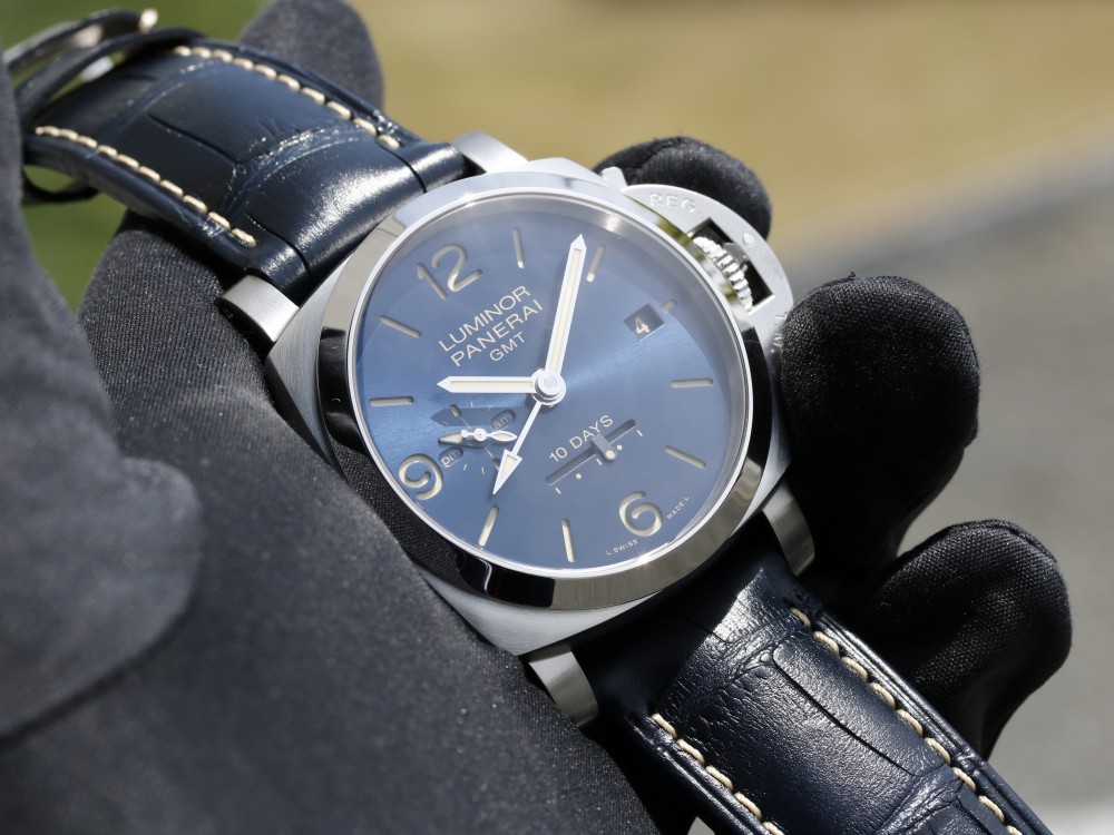 パネライ 今人気のブルー文字盤に10日間のロングパワーリザーブ PAM00986 - PANERAI 