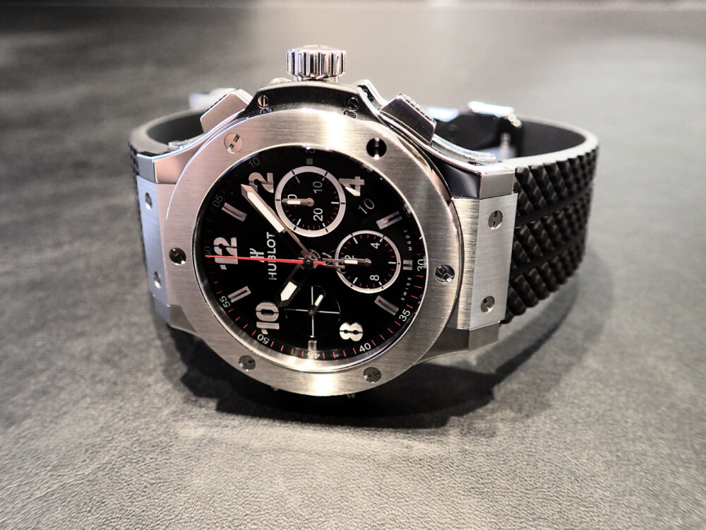 ウブロの定番モデルが生産終了なの？「ビッグ・バン スチール - 301.SX.130.RX」 - HUBLOT 