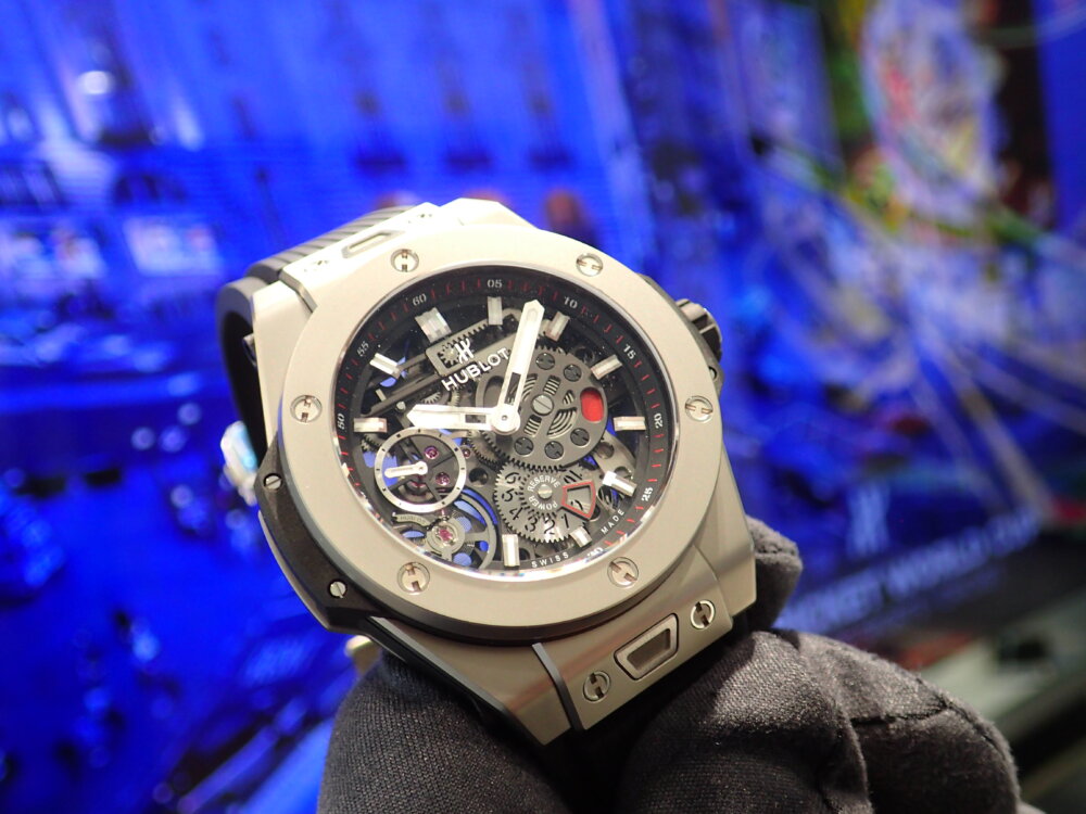 ハイテクと手巻きを融合！？斬新なデザインがカッコいい「ビッグ・バンメカ-10」 - HUBLOT 