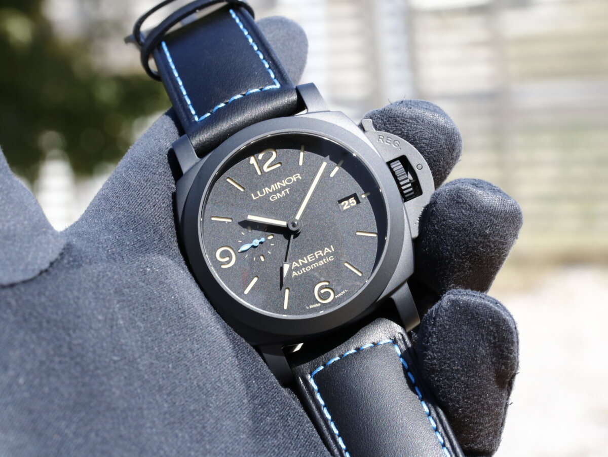 パネライ 大人気のセラミックケースモデルはブラック×ブルーが印象的 PAM01441 - PANERAI 