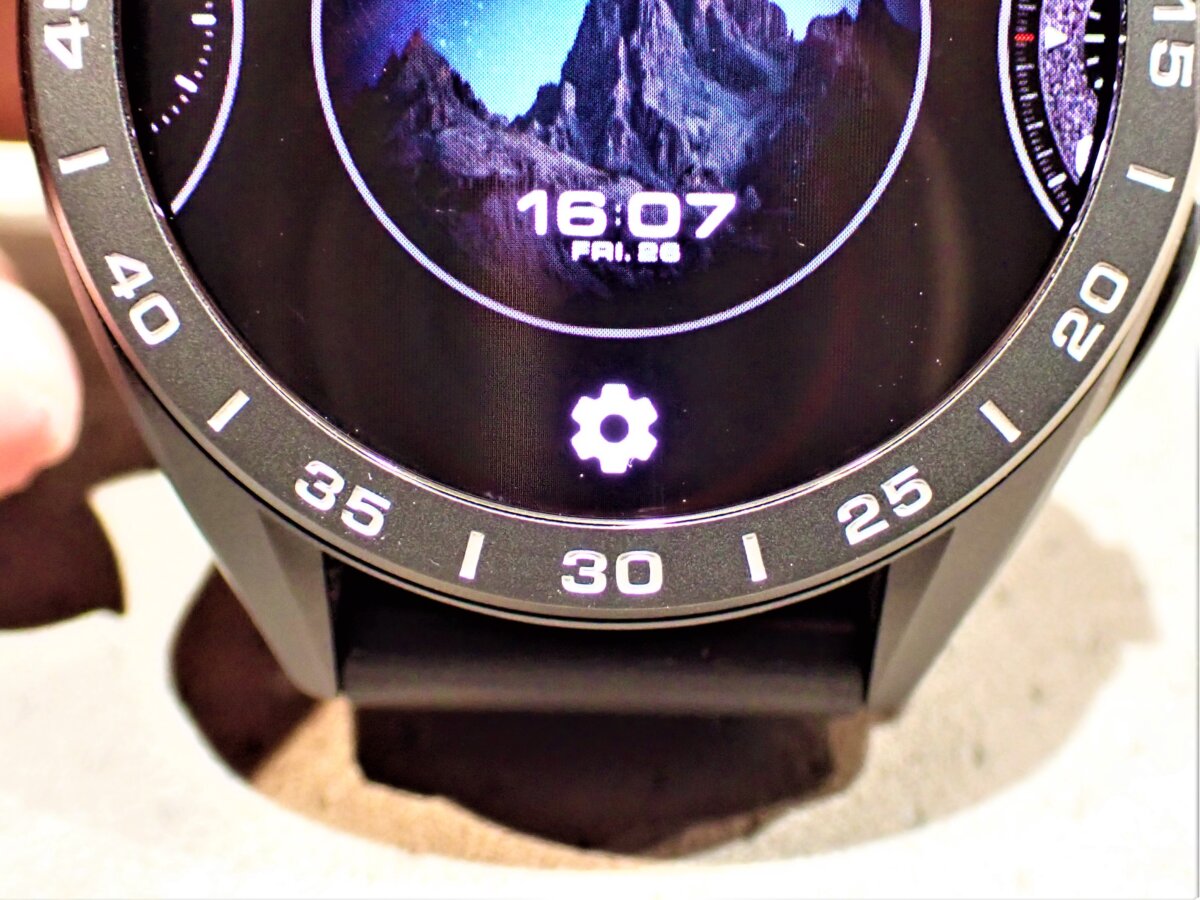 タグ・ホイヤー コネクテッドウォッチ新機能追加？Lensとは