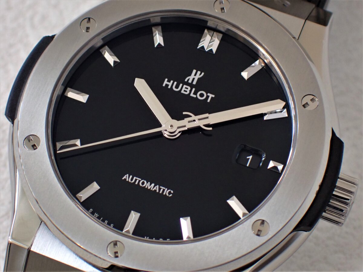 HUBLOT日本の為に作られた限定カラー「クラシック・フュージョン 