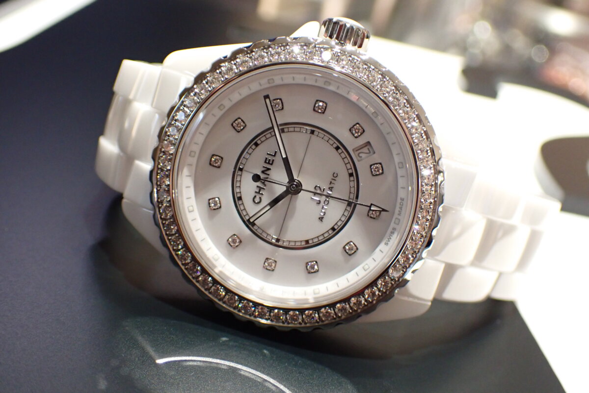ダイヤモンドを贅沢に1.6カラット使用したシャネルの腕時計とは？ - CHANEL 