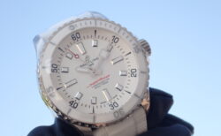 夏に映える「白い」腕時計、集めてみました。