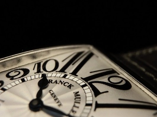 フランク・ミュラー　アール・デコがお手本の色気のある時計「ロングアイランド」 - その他 