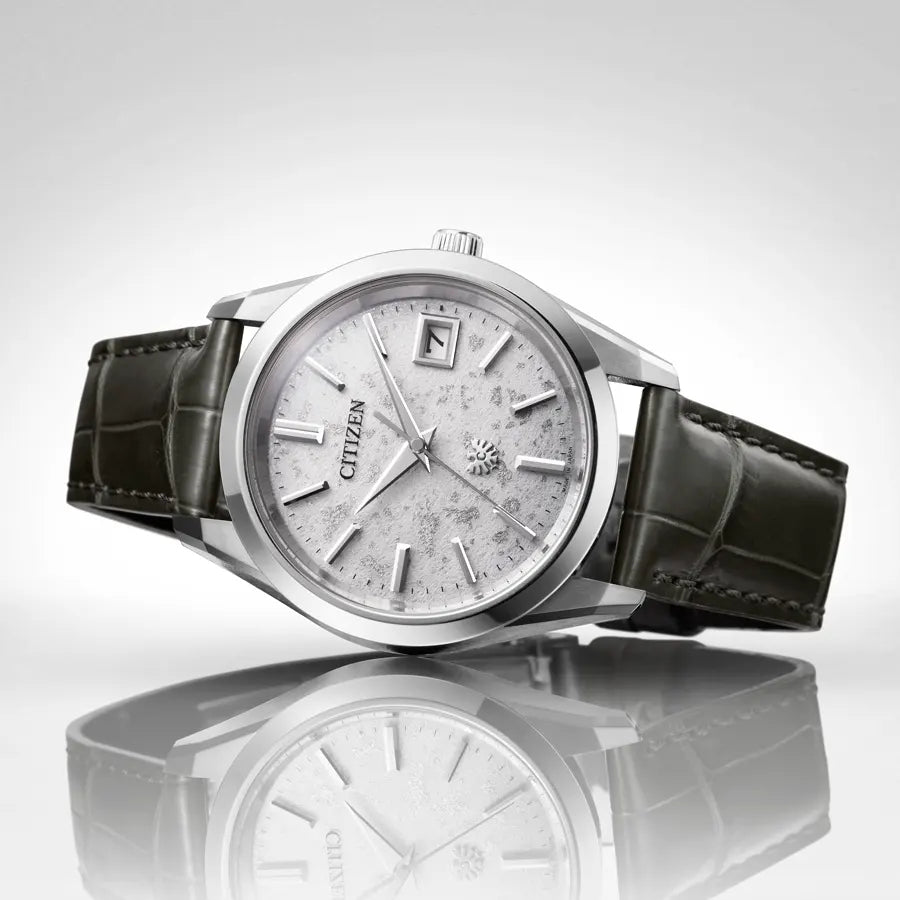 The CITIZEN 30周年記念限定モデル 年差±5秒 エコ・ドライブ Iconic Nature Collection