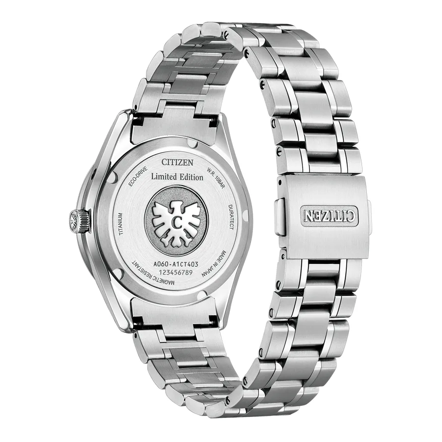 The CITIZEN 30周年記念限定モデル 年差±5秒 エコ・ドライブ