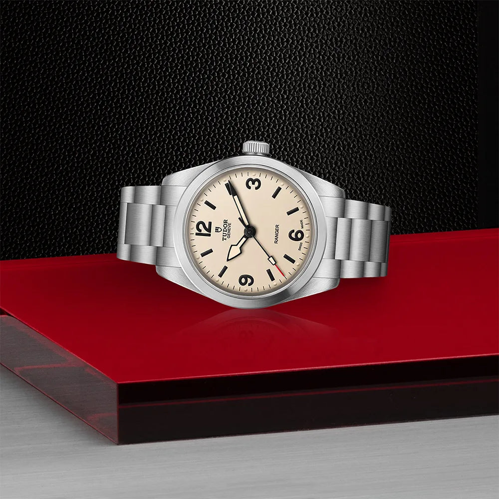 TUDOR RED RANGER チュードルレッド赤 レンジャー TUDOR（チュードル）小薔薇 オイスター 赤レンジャー 自動巻き