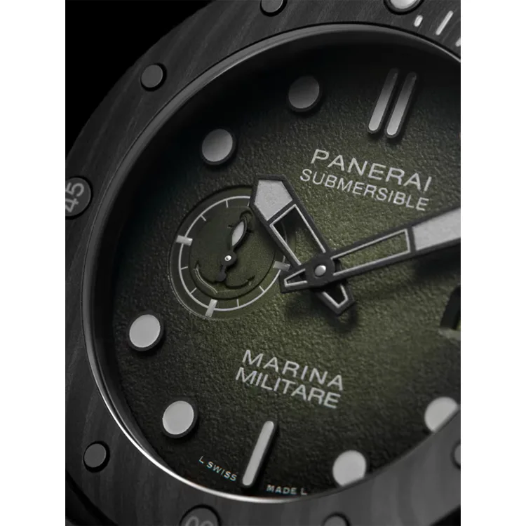 サブマーシブル マリーナ ミリターレ カーボテック™