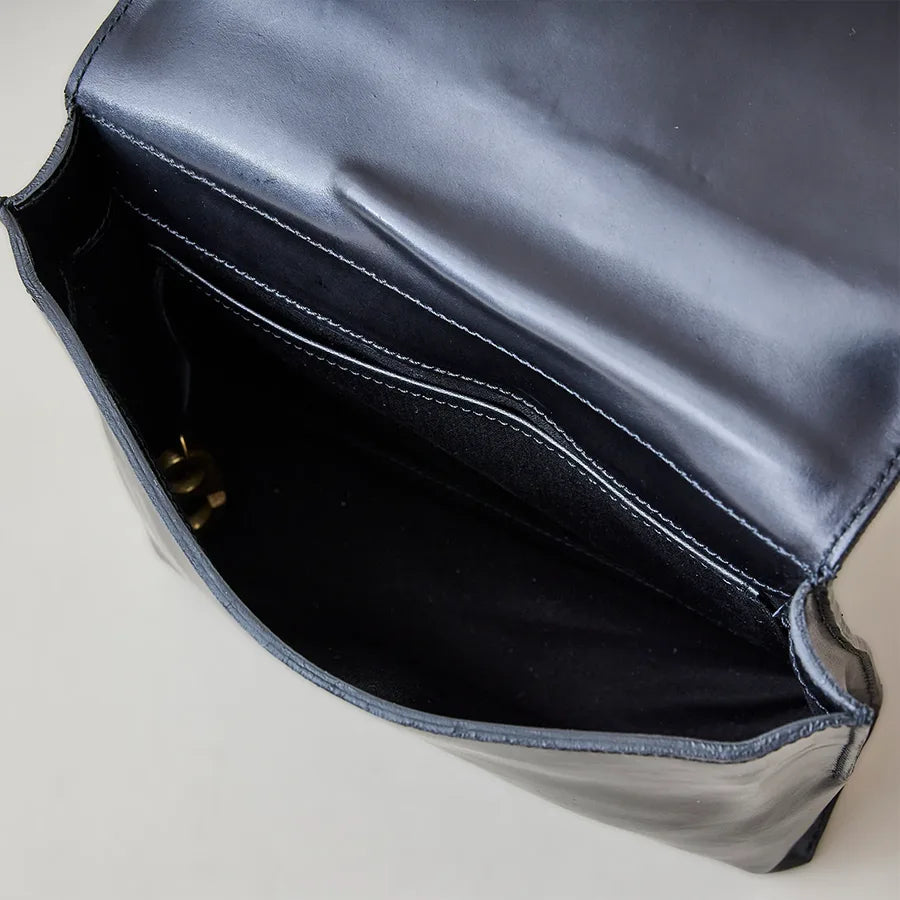 trace cover / cordovan