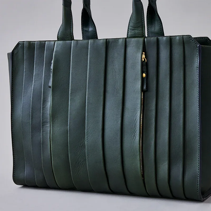 wave tote M / tea husk leather（cow leather）