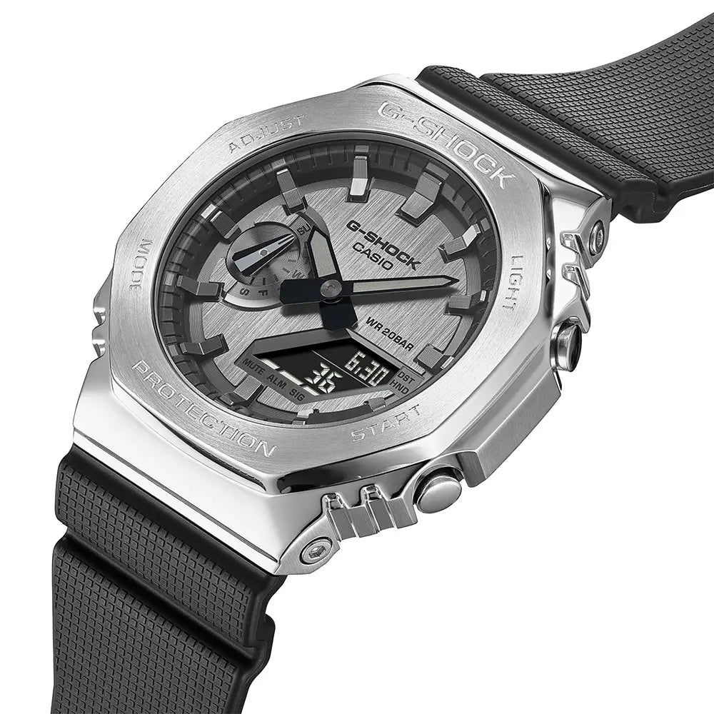 G-SHOCK 新品 タグ付き G-SHOCK GM-2100-1AJF ブラック×シルバー 